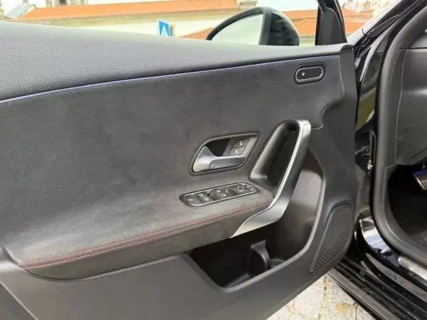 Mercedes-Benz A 180 2019 - 25999 EUR, 100000 km - AUTO.MOTO.pt - 100000km - foto 25 de 25
