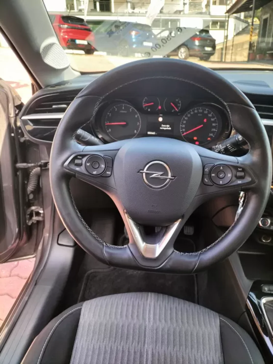 Opel Corsa 2020 - 15950 EUR, 82593 km - AUTO.MOTO.pt - 82593km - foto 10 de 12
