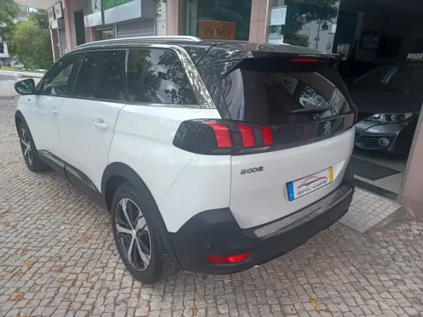 Peugeot 5008 2018 - 21890 EUR, 167073 km - AUTO.MOTO.pt - 167073km - foto 7 de 41