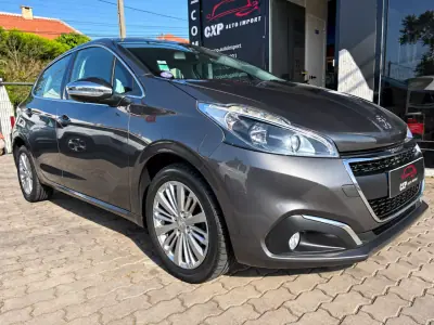 Peugeot 208 2018 - 9500 EUR, 102011 km - 102011km - foto 4 de 10