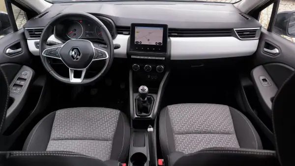 Renault Clio 2023 - 15450 EUR, 71465 km - AUTO.MOTO.pt - 71465km - foto 9 de 9