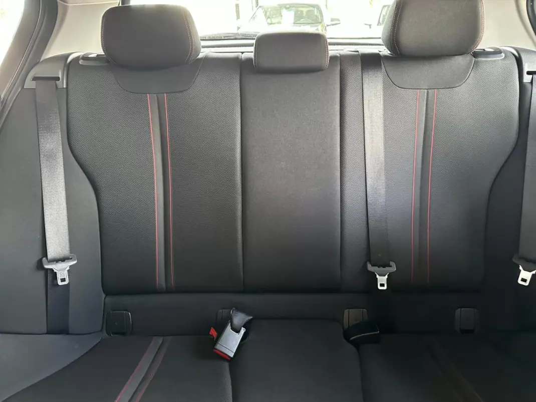 BMW 116 2015 - 16900 EUR, 123849 km - AUTO.MOTO.pt - 123849km - foto 27 de 32