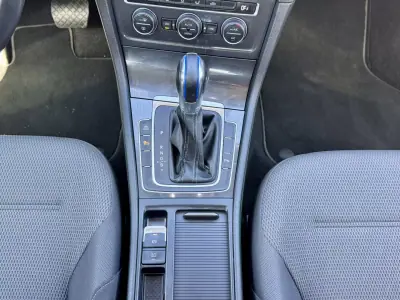 Volkswagen e-Golf 2019 - 16500 EUR, 70000 km - AUTO.MOTO.pt - 70000km - foto 12 de 18