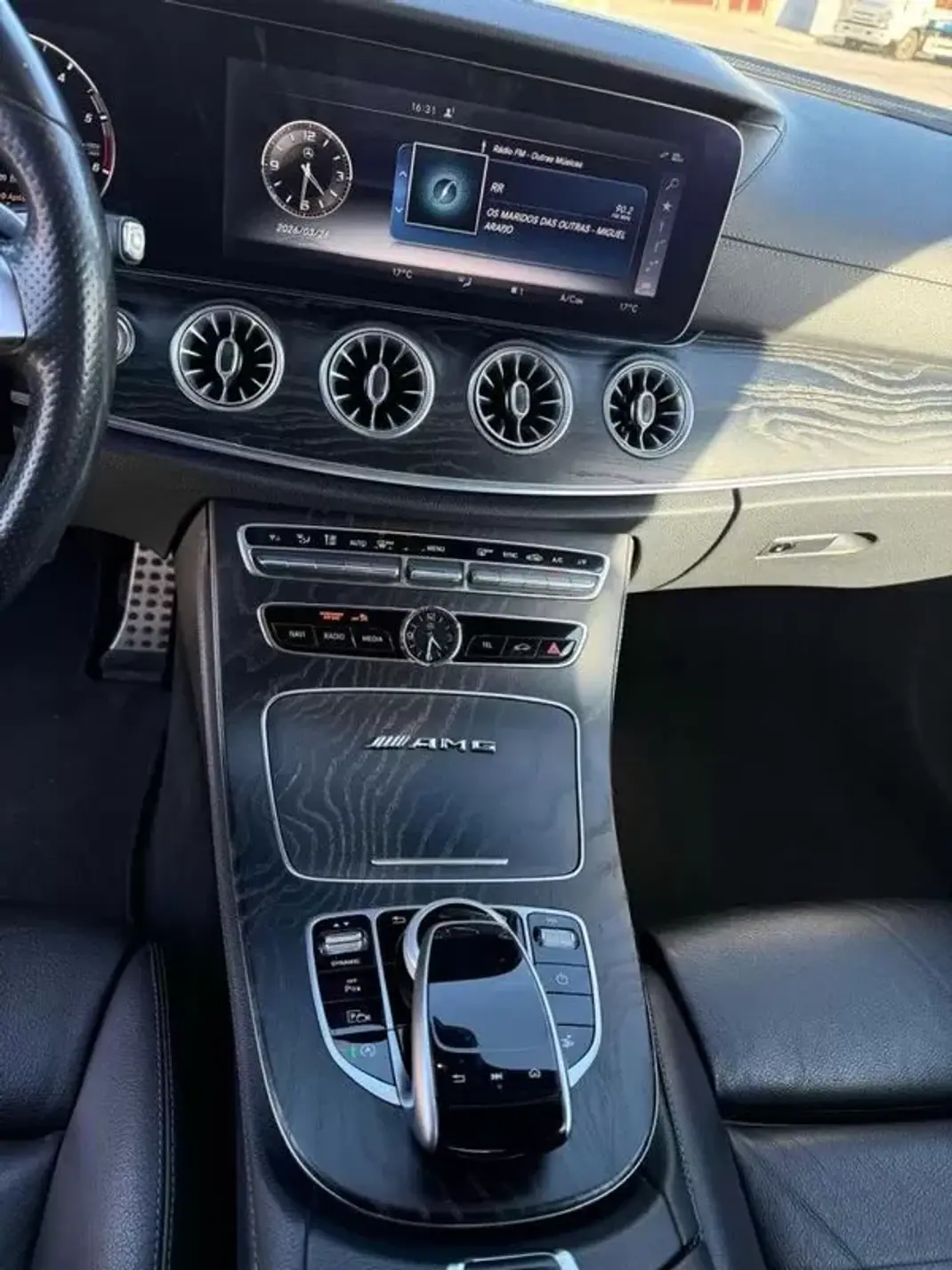 Mercedes-Benz E 220 2017 - 29990 EUR, 215000 km - AUTO.MOTO.pt - 215000km - foto 32 de 34