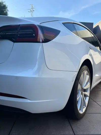 Tesla Model 3 2019 - 22900 EUR, 117000 km - AUTO.MOTO.pt - 117000km - foto 6 de 27