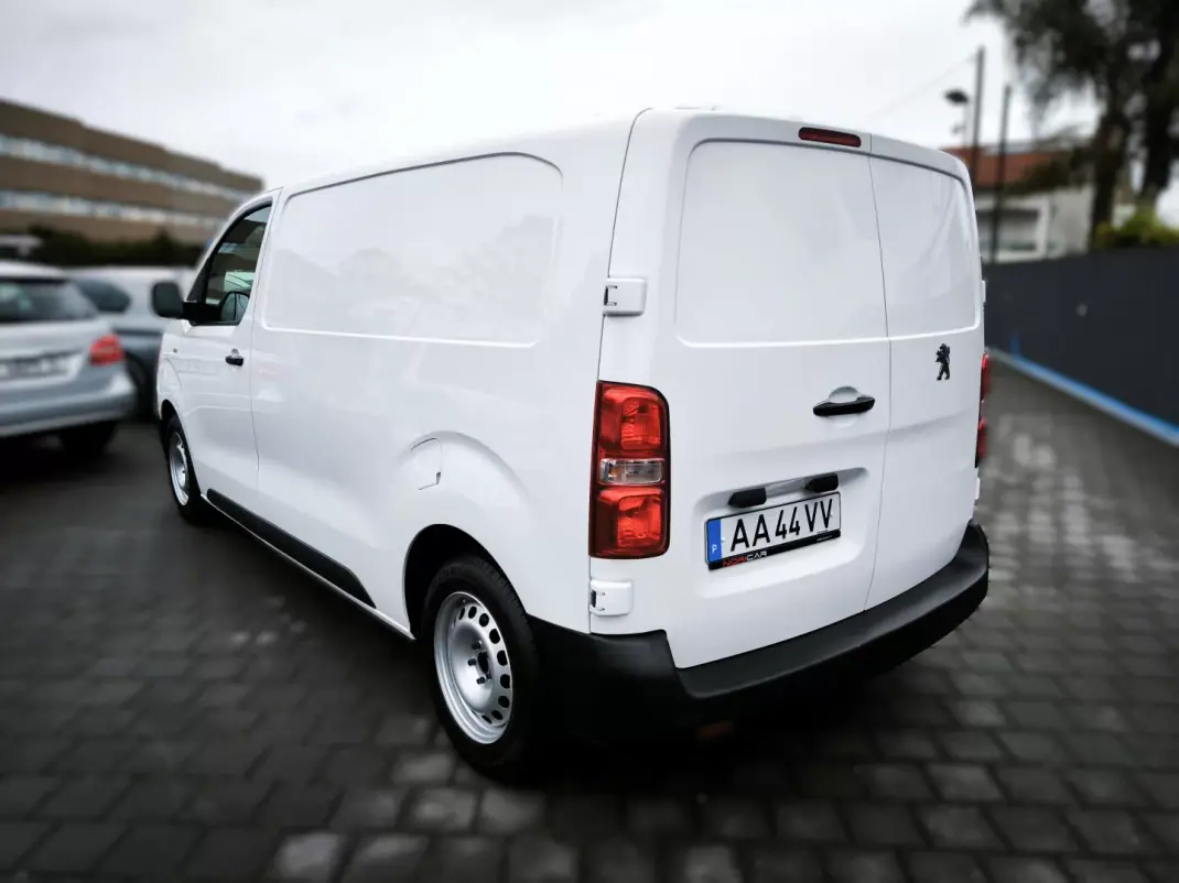 Peugeot Expert 1.5 BlueHdi L2H1 Pro Standard 2020 - 17950 EUR, 105997 km - AUTO.MOTO.pt - 105997km - foto 11 de 46
