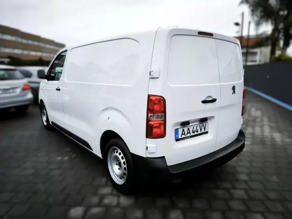 Peugeot Expert 1.5 BlueHdi L2H1 Pro Standard 2020 - 17950 EUR, 105997 km - AUTO.MOTO.pt - 105997km - foto 11 de 46