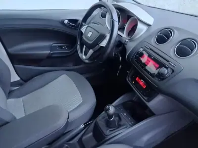 SEAT Ibiza 2009 - 6300 EUR, 201448 km - AUTO.MOTO.pt - 201448km - foto 13 de 14