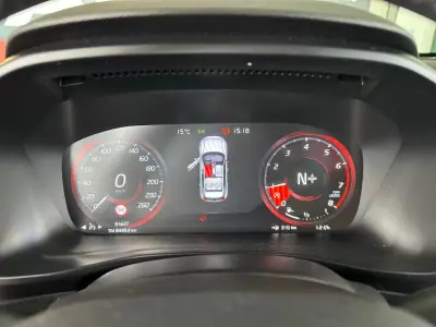 Volvo XC 40 2019 - 24900 EUR, 91623 km - AUTO.MOTO.pt - 91623km - foto 14 de 29