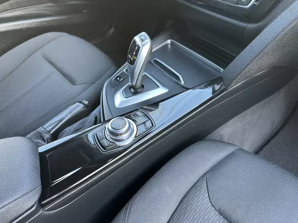 BMW 320 2017 - 14900 EUR, 260000 km - AUTO.MOTO.pt - 260000km - foto 61 de 65