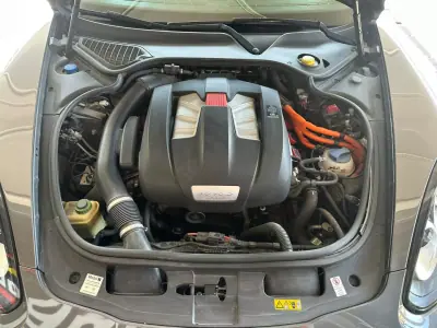 Porsche Panamera 2015 - 39900 EUR, 124815 km - AUTO.MOTO.pt - 124815km - foto 41 de 41