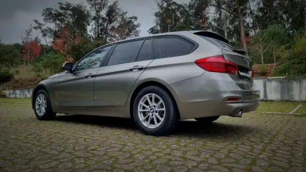 BMW 318 2017 - 22450 EUR, 147000 km - AUTO.MOTO.pt - 147000km - foto 14 de 20