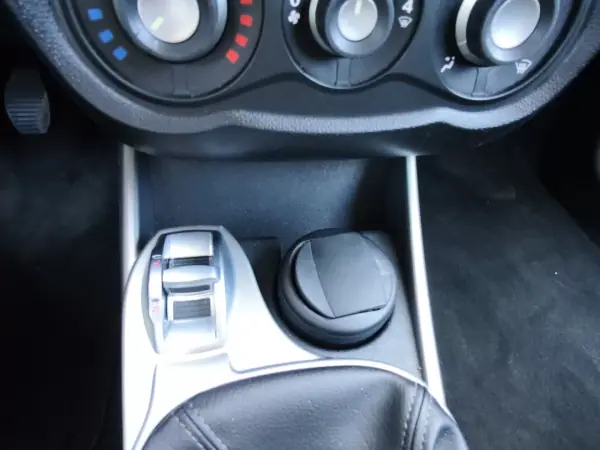 Alfa Romeo MiTo 2018 - 13500 EUR, 89500 km - AUTO.MOTO.pt - 89500km - foto 10 de 14
