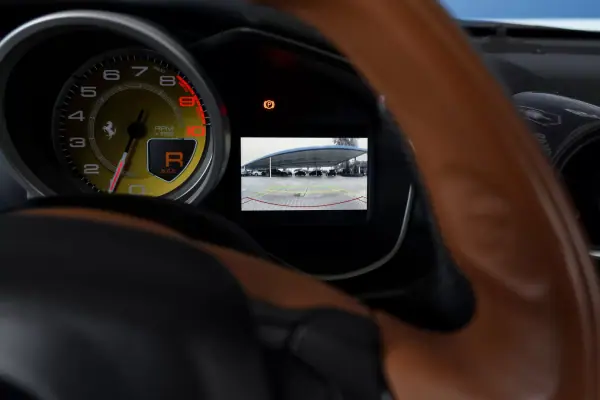 Ferrari FF 2013 - 245000 EUR, 33494 km - AUTO.MOTO.pt - 33494km - foto 11 de 26