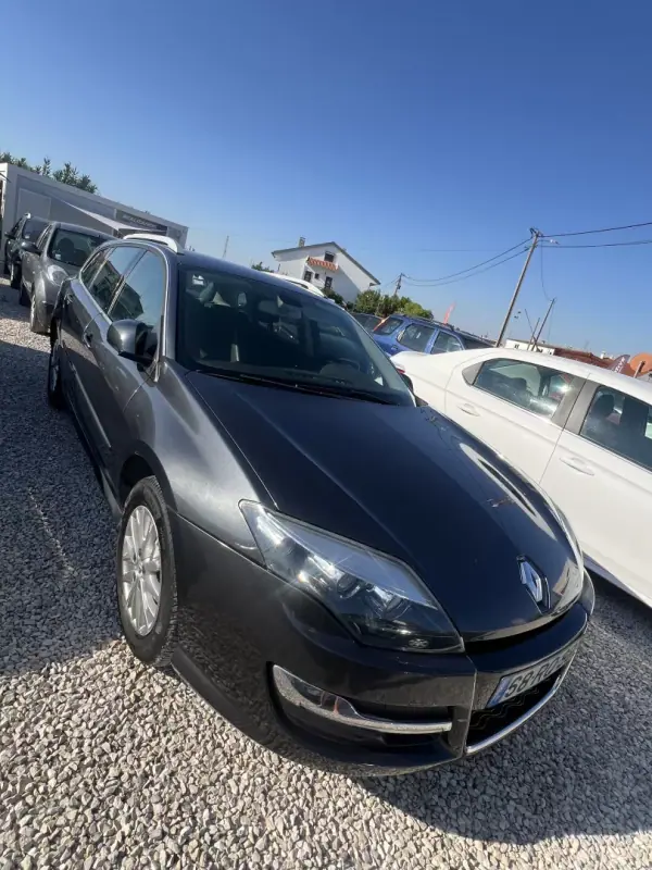 Renault Laguna Break 2013 - 6250 EUR, 244000 km - AUTO.MOTO.pt - 244000km - foto 2 de 4