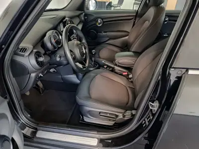 MINI Cooper 2019 - 16500 EUR, 80000 km - AUTO.MOTO.pt - 80000km - foto 31 de 52