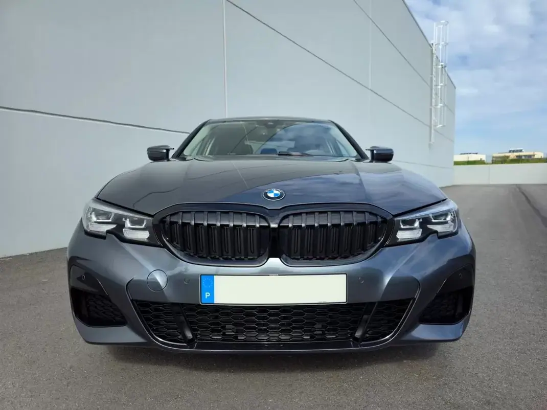 BMW 330 2019 - 28950 EUR, 67500 km - AUTO.MOTO.pt - 67500km - foto 15 de 42