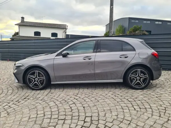Mercedes-Benz A 250 2024 - 43990 EUR, 10000 km - AUTO.MOTO.pt - 10000km - foto 2 de 36