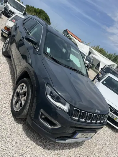 Jeep Compass 2019 - 13450 EUR, 231000 km - AUTO.MOTO.pt - 231000km - foto 2 de 7