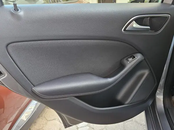 Mercedes-Benz B 180 2017 - 21900 EUR, 41938 km - AUTO.MOTO.pt - 41938km - foto 14 de 26