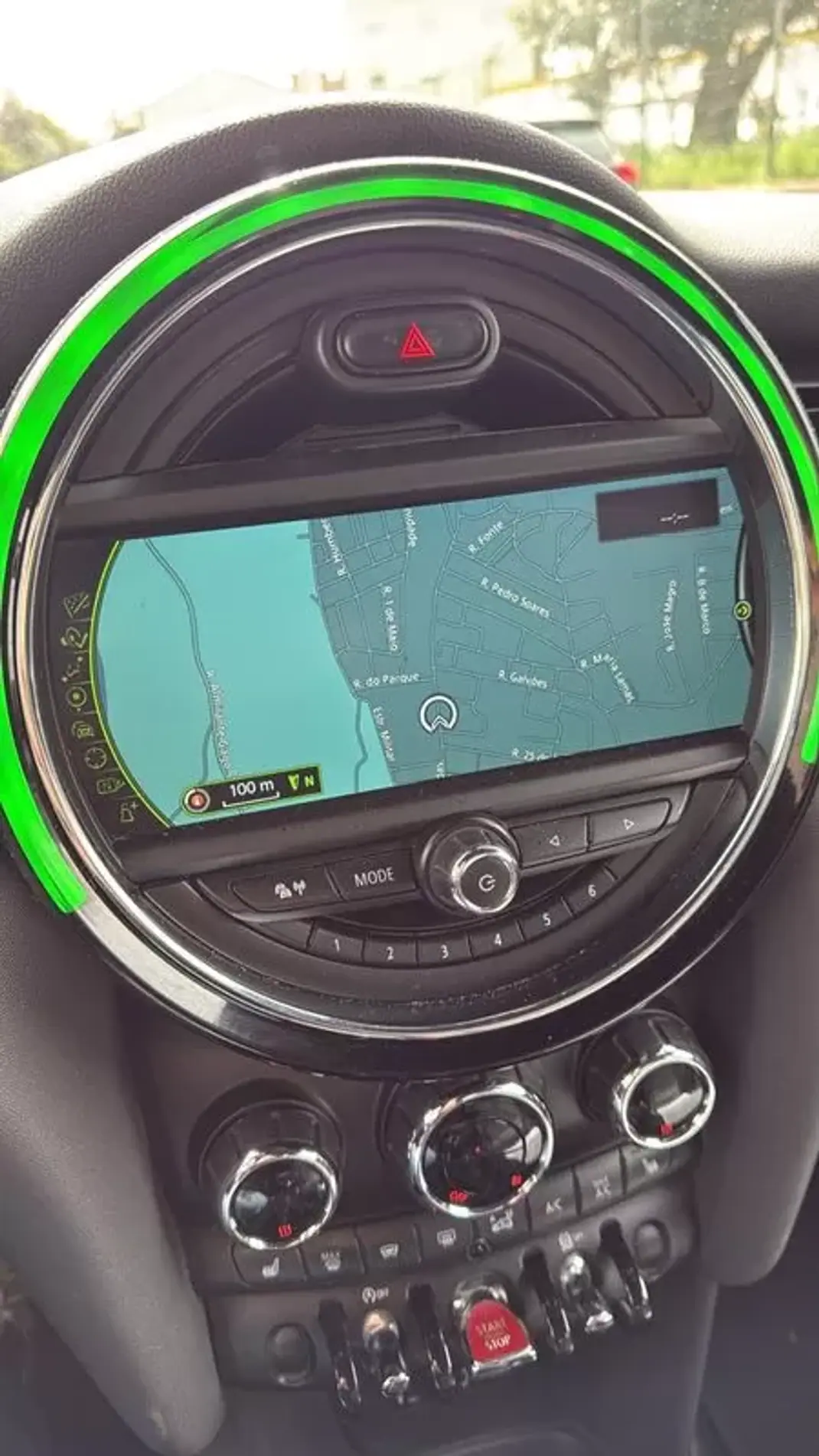 MINI 5 Portas 2016 - 13000 EUR, 203000 km - AUTO.MOTO.pt - 203000km - foto 16 de 27