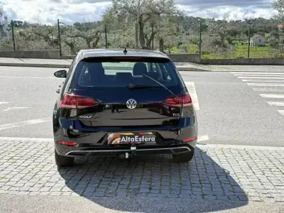 Volkswagen Golf 2017 - 19900 EUR, 117104 km - AUTO.MOTO.pt - 117104km - foto 4 de 13