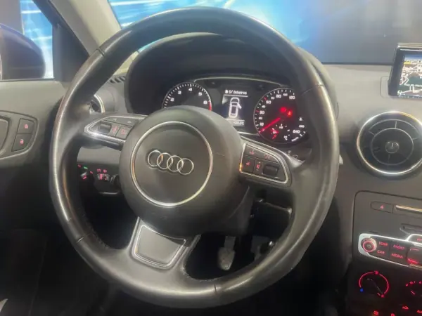 Audi A1 Sportback 2018 - 15750 EUR, 80000 km - AUTO.MOTO.pt - 80000km - foto 38 de 48