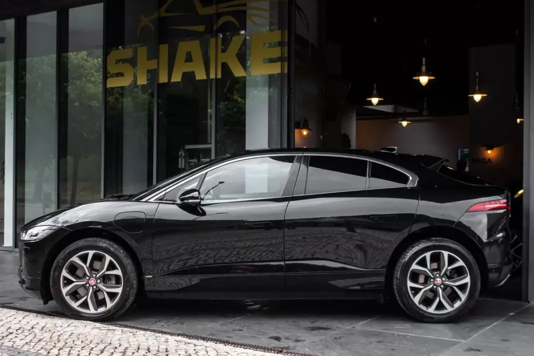 Jaguar I-Pace 2018 - 22990 EUR, 116299 km - AUTO.MOTO.pt - 116299km - foto 2 de 43