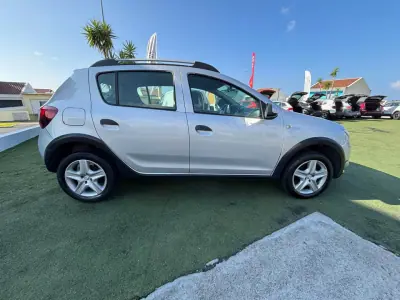 Dacia Sandero 2016 - 11490 EUR, 116835 km - AUTO.MOTO.pt - 116835km - foto 4 de 13