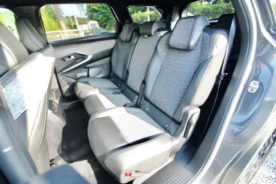 Peugeot 5008 2025 - 33500 EUR, 10000 km - AUTO.MOTO.pt - 10000km - foto 10 de 32