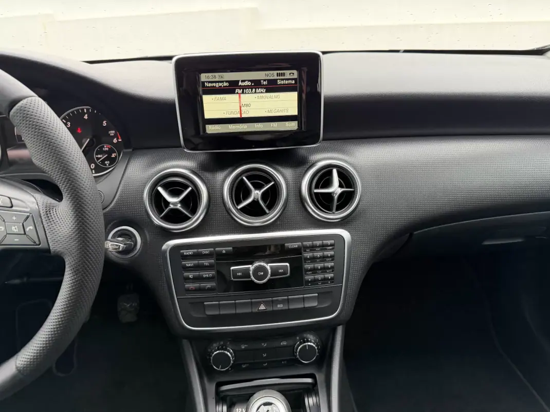 Mercedes-Benz A 180 2014 - 14200 EUR, 192198 km - AUTO.MOTO.pt - 192198km - foto 15 de 15