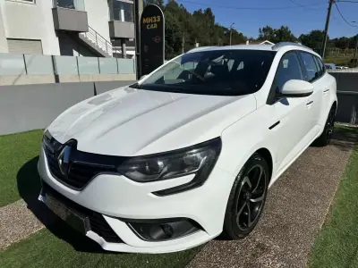 Renault Mégane Sport Tourer 2017 - 9900 EUR, 190000 km - AUTO.MOTO.pt - 190000km - foto 3 de 60