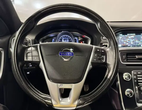 Volvo S60 2016 - 14900 EUR, 205158 km - AUTO.MOTO.pt - 205158km - foto 16 de 30