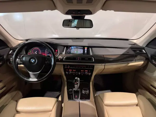 BMW 740 2014 - 21900 EUR, 306500 km - AUTO.MOTO.pt - 306500km - foto 18 de 55