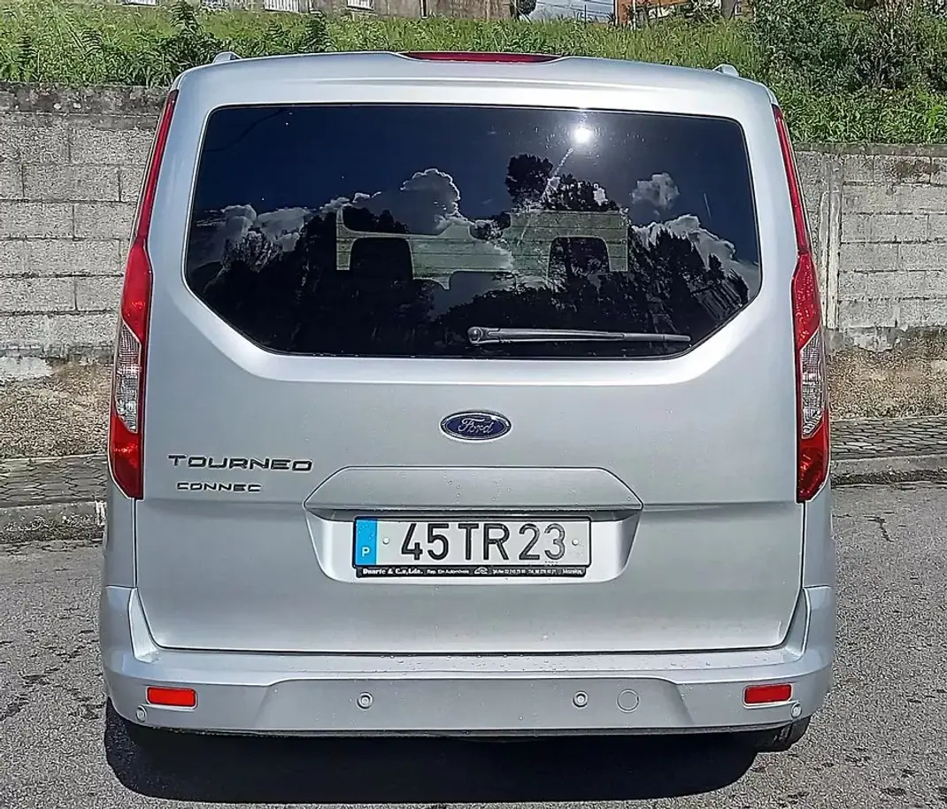 Ford Tourneo Connect 2017 - 15990 EUR, 137396 km - AUTO.MOTO.pt - 137396km - foto 3 de 19