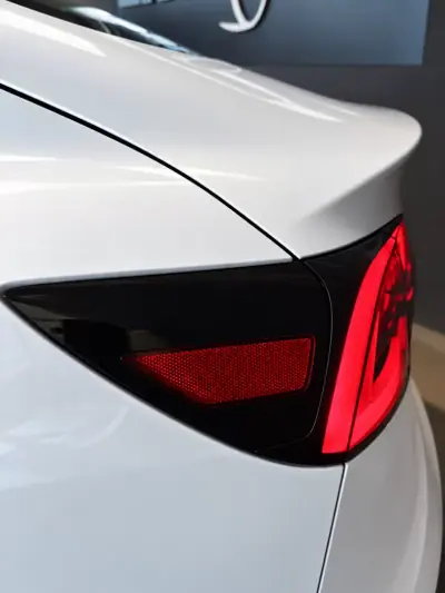 Tesla Model 3 2023 - 35490 EUR, 85014 km - 85014km - foto 16 de 24