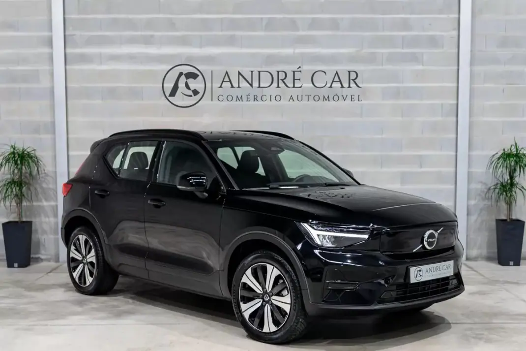 Volvo XC 40 2022 - 27950 EUR, 53768 km - AUTO.MOTO.pt - 53768km - foto 2 de 52