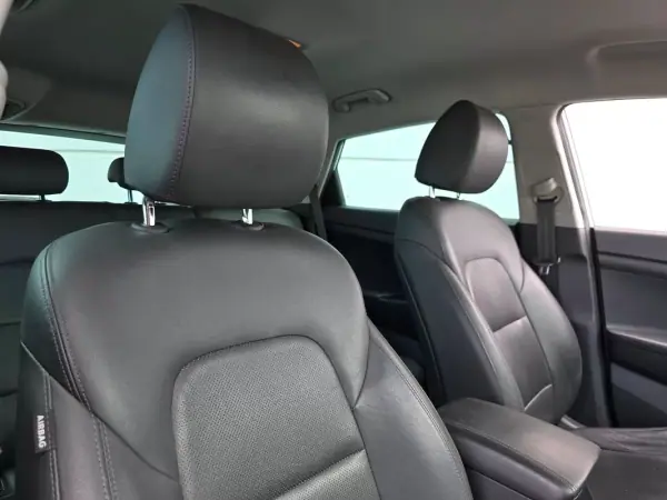 Hyundai Tucson 2019 - 18250 EUR, 137900 km - AUTO.MOTO.pt - 137900km - foto 24 de 31