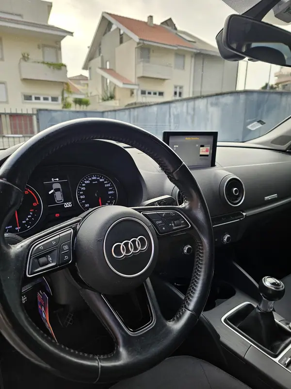 Audi A3 Sportback 2017 - 13990 EUR, 215500 km - AUTO.MOTO.pt - 215500km - foto 9 de 16
