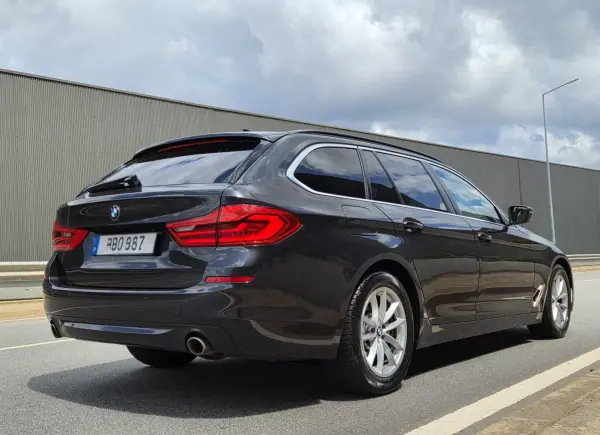 BMW 520 2017 - 19900 EUR, 171000 km - AUTO.MOTO.pt - 171000km - foto 4 de 19