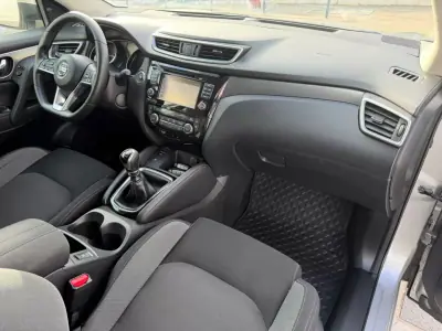 Nissan Qashqai 2018 - 18990 EUR, 111000 km - AUTO.MOTO.pt - 111000km - foto 26 de 39