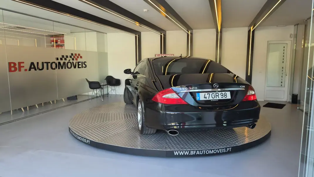 Mercedes-Benz CLS 320 2008 - 12900 EUR, 314479 km - 314479km - foto 18 de 60