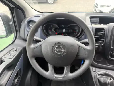 Opel 2018 - 13990 EUR, 110800 km - AUTO.MOTO.pt - 110800km - foto 11 de 17