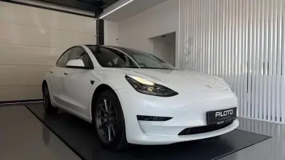 Tesla Model 3 2022 - 29990 EUR, 84000 km - AUTO.MOTO.pt - 84000km - foto 5 de 21