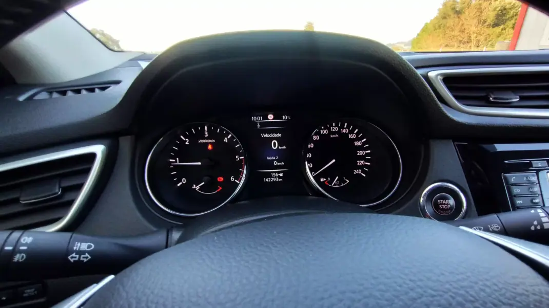 Nissan Qashqai 2017 - 15999 EUR, 139999 km - AUTO.MOTO.pt - 139999km - foto 22 de 34