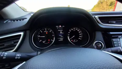 Nissan Qashqai 2017 - 15999 EUR, 139999 km - AUTO.MOTO.pt - 139999km - foto 22 de 34