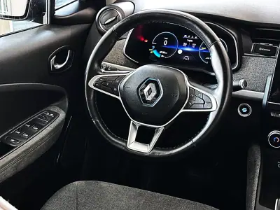 Renault Zoe 2020 - 16500 EUR, 105000 km - AUTO.MOTO.pt - 105000km - foto 30 de 34