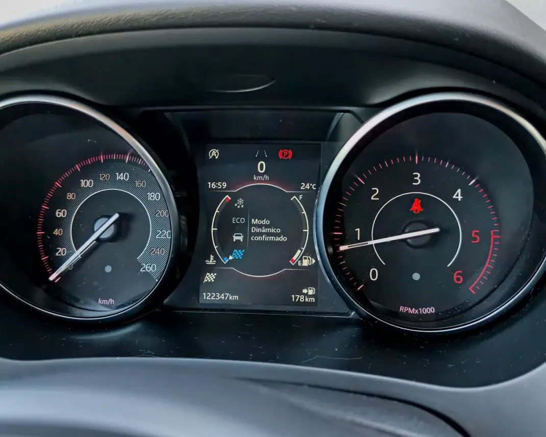 Jaguar E-Pace 2019 - 20500 EUR, 122300 km - AUTO.MOTO.pt - 122300km - foto 19 de 20
