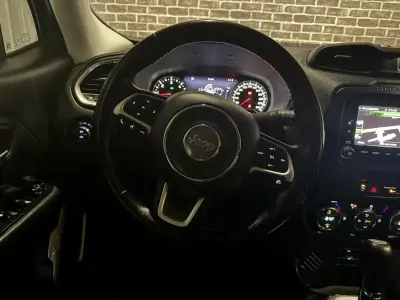 Jeep Renegade 2018 - 18900 EUR, 75000 km - AUTO.MOTO.pt - 75000km - foto 13 de 19