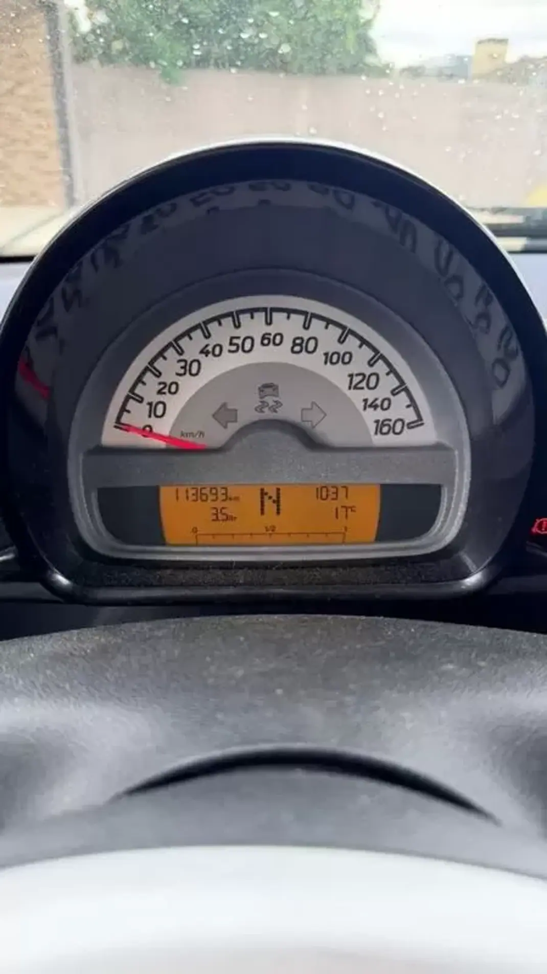 Smart Fortwo Cabrio 2013 - 7999 EUR, 113669 km - AUTO.MOTO.pt - 113669km - foto 24 de 25